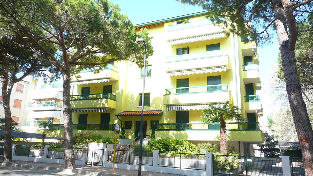 Residence Pineta - Agenzia Cocal Каорле Экстерьер фото