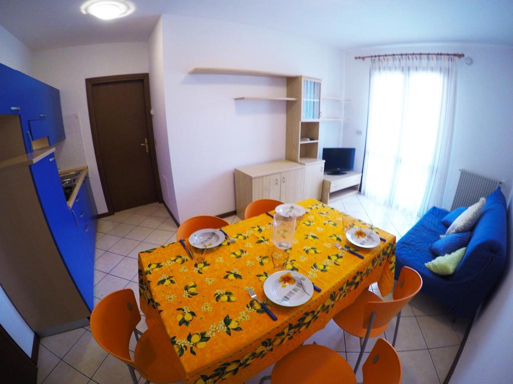 Residence Pineta - Agenzia Cocal Каорле Номер фото